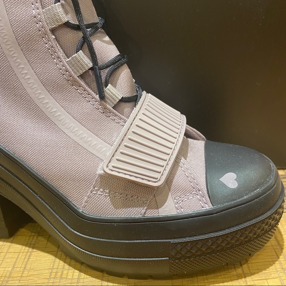 Converse Love Fearlessly CTAS GR82 Sneaker Boots Size 6 - Picture 7 of 8